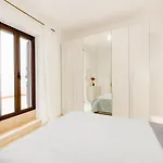 Air-conditioned 2 Steps From The Sea *