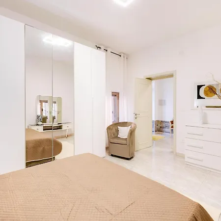Air-conditioned 2 Steps From The Sea